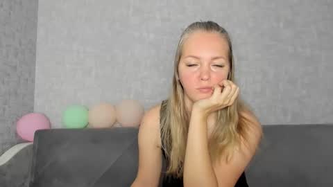 Snapshot of iam_venus chatting on November 2025 06:44:01 AM Venus online show from November 2025 06:44:01 AM