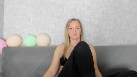 Snapshot of iam_venus chatting on November 2025 03:11:01 PM Venus online show from November 2025 03:11:01 PM