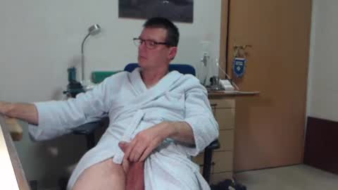 Snapshot of iamachim chatting on November 2025 07:04:02 PM iamachim online show from November 2025 07:04:02 PM