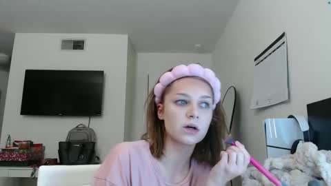 Snapshot of iamalexialove chatting on December 2025 11:02:01 PM Lexi Love online show from December 2025 11:02:01 PM