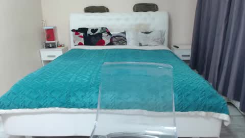 Snapshot of iamdaddyissues chatting on February 2025 10:47:02 AM Alice online show from February 2025 10:47:02 AM