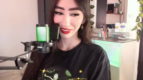 Mel  online show from November 2025 05:07:02 AM