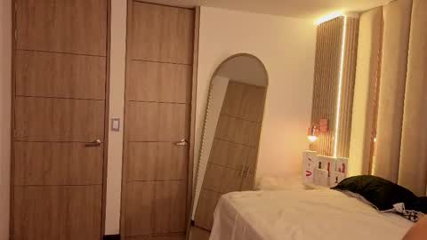 Nyxy online show from February 2026 12:09:01 PM