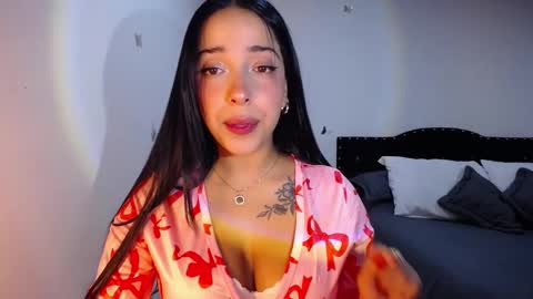 Snapshot of iamroxanne chatting on September 2025 03:50:01 AM Camila online show from September 2025 03:50:01 AM