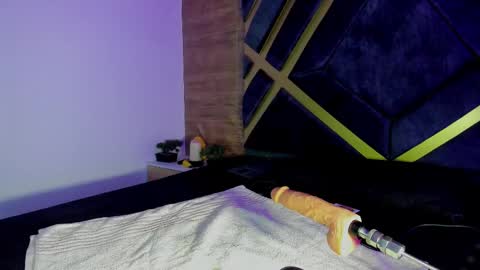 IAN CASTILLO online show from March 2026 11:14:01 AM