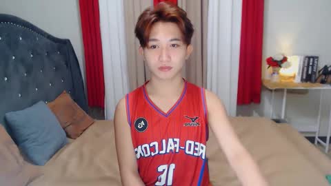 Snapshot of ian_luxxx chatting on February 2025 10:14:02 PM ian_luxxx online show from February 2025 10:14:02 PM