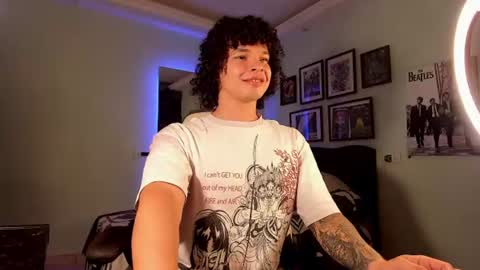 Snapshot of ian_versace chatting on June 2026 04:08:02 PM Andres online show from June 2026 04:08:02 PM