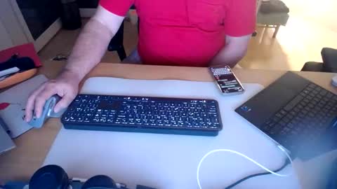 iandy12 online show from October 2025 10:36:01 PM