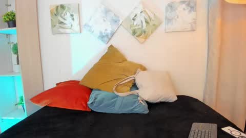 ian  online show from November 2025 02:56:02 AM