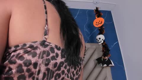 ibbie_ online show from October 2025 12:17:02 PM