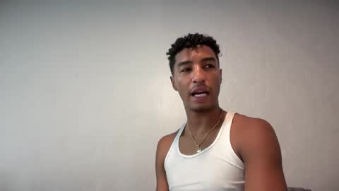 Snapshot of ibeentrouble chatting on May 2026 08:17:02 PM LimitlessLondo online show from May 2026 08:17:02 PM