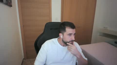 Snapshot of iberian_macho chatting on November 2025 08:57:01 AM iberian_macho online show from November 2025 08:57:01 AM