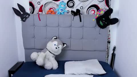 Snapshot of ibiza_cami chatting on December 2025 10:08:02 PM Camila online show from December 2025 10:08:02 PM