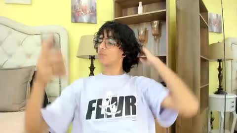 ibratxandy online show from December 2025 07:11:01 PM