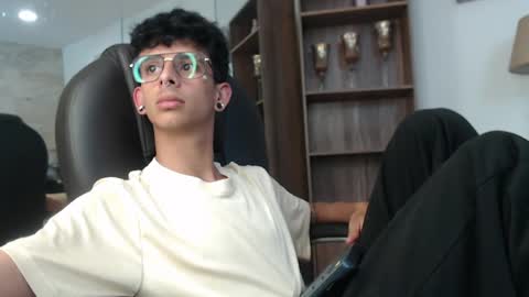 ibratxandy online show from April 2026 07:58:01 PM