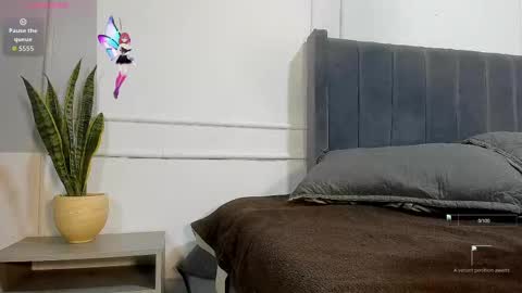 Crystall online show from September 2025 01:10:01 PM