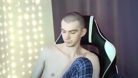 MAX online show from January 2025 07:15:01 PM