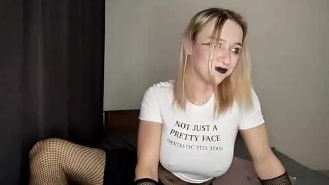 Snapshot of icebenz chatting on December 2025 02:43:02 PM Jade online show from December 2025 02:43:02 PM