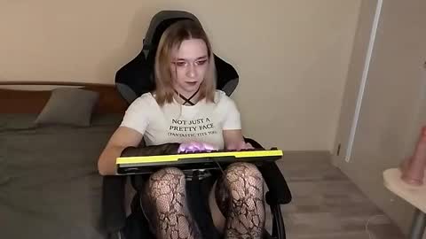 Jade online show from February 2026 03:50:01 PM