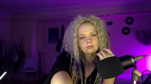 Nina online show from January 2026 12:26:01 AM