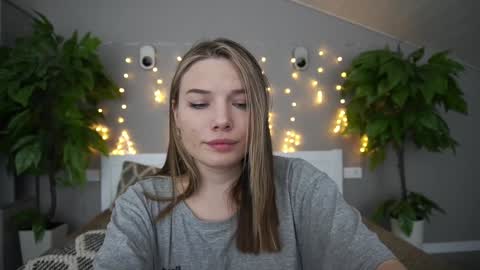 Danielle online show from January 2025 05:53:01 PM