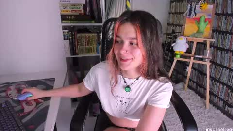 Snapshot of icefroq chatting on July 2026 10:47:02 PM Julia online show from July 2026 10:47:02 PM