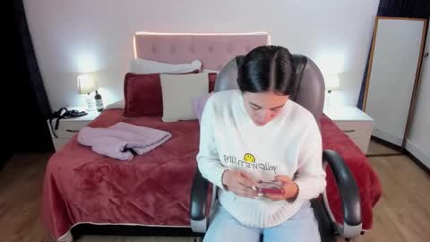 Snapshot of icysweetcam chatting on November 2025 10:03:01 AM Icy online show from November 2025 10:03:01 AM