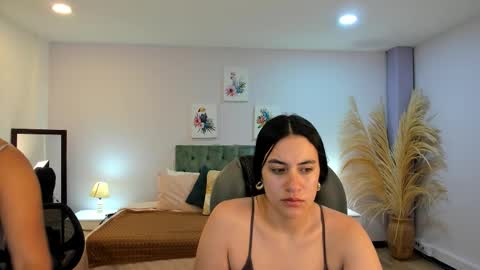 Snapshot of icysweetcam chatting on November 2025 10:03:02 AM Icy online show from November 2025 10:03:02 AM