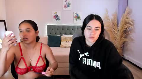 Snapshot of icysweetcam chatting on November 2025 10:14:02 AM Icy online show from November 2025 10:14:02 AM