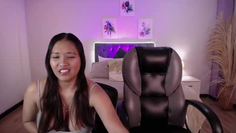 Snapshot of icysweetcam chatting on December 2025 01:04:02 PM Icy online show from December 2025 01:04:02 PM