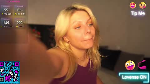 Snapshot of idontlikeguccibelts chatting on June 2026 05:22:01 PM Little Flower online show from June 2026 05:22:01 PM