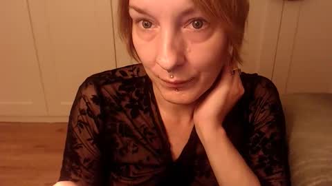 Snapshot of ifk_donkeysfr chatting on November 2025 04:58:02 PM Ifk Donkeys online show from November 2025 04:58:02 PM