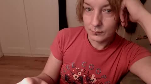 Snapshot of ifk_donkeysfr chatting on December 2025 05:19:02 PM Ifk Donkeys online show from December 2025 05:19:02 PM