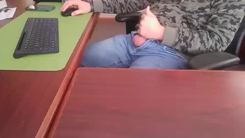 Snapshot of ifuk1stdate chatting on December 2024 06:38:02 PM Hung office Stud online show from December 2024 06:38:02 PM