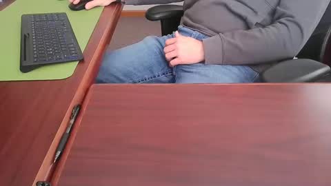 Snapshot of ifuk1stdate chatting on January 2025 04:37:02 PM Hung office Stud online show from January 2025 04:37:02 PM