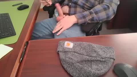 Snapshot of ifuk1stdate chatting on February 2025 06:15:02 PM Hung office Stud online show from February 2025 06:15:02 PM