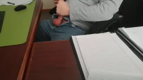 Snapshot of ifuk1stdate chatting on February 2025 09:20:02 PM Hung office Stud online show from February 2025 09:20:02 PM