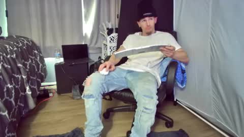 Snapshot of igetherwetter chatting on February 2025 04:32:01 PM Amiri Roue online show from February 2025 04:32:01 PM