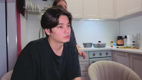 Snapshot of ihavepaws33 chatting on October 2025 12:42:02 PM Julia and Mira online show from October 2025 12:42:02 PM