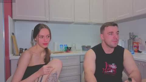 Snapshot of ihavepaws33 chatting on November 2025 11:47:01 AM Julia and Mira online show from November 2025 11:47:01 AM