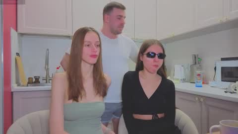 Snapshot of ihavepaws33 chatting on November 2025 10:47:02 AM Julia and Mira online show from November 2025 10:47:02 AM