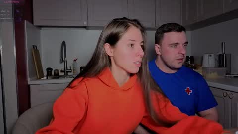 Snapshot of ihavepaws33 chatting on December 2025 09:20:02 PM Julia and Mira online show from December 2025 09:20:02 PM