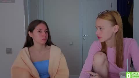 Snapshot of ihavepaws33 chatting on June 2026 09:58:01 AM Julia and Mira online show from June 2026 09:58:01 AM