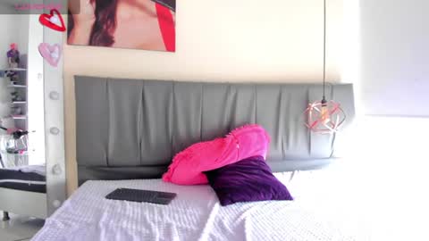 Isabella online show from July 2026 02:40:02 PM