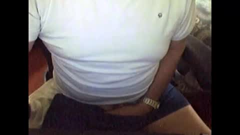 ikissuuuu online show from October 2025 01:33:02 PM