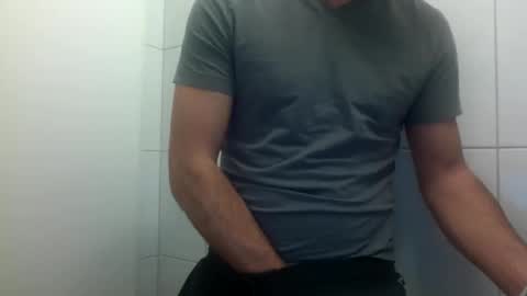 ilcaponero online show from April 2026 09:50:01 PM