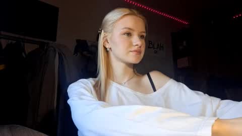 ShyLuna online show from February 2026 05:24:01 AM