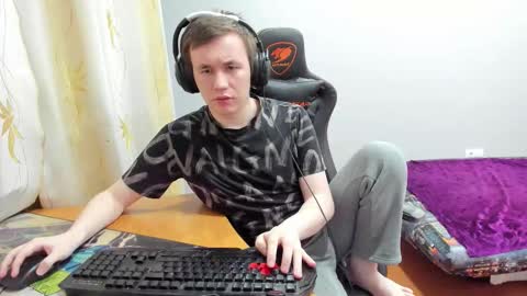 iliaskris online show from December 2025 10:29:01 PM