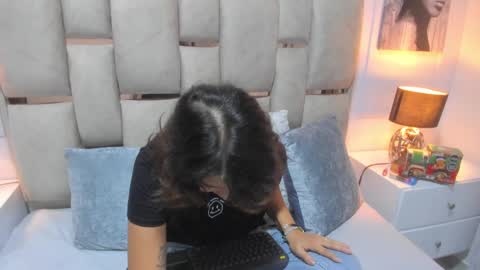 Snapshot of iliy_ chatting on December 2024 09:30:01 AM ILY   online show from December 2024 09:30:01 AM