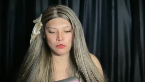 Snapshot of ill_moan_foryouxx chatting on February 2026 01:25:02 AM QUEEN KATH online show from February 2026 01:25:02 AM